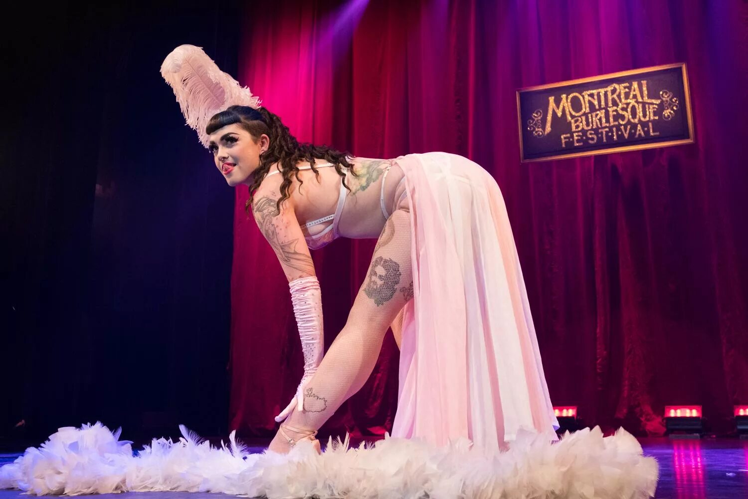 Бурлеск билеты. Маркус гербер Бурлеск. Участницы Burlesque Festival. Бостонский Бурлеск. Anne Perry Бурлеск.