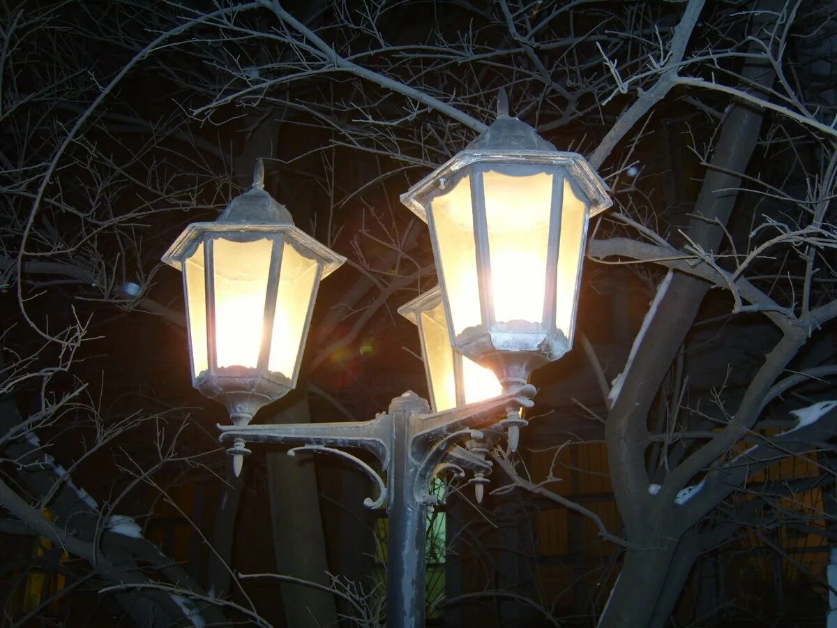 Ночные фонари купить. Уличный фонарь. Красивый уличный фонарь. Уличный фонарь ночью. Зимний фонарь.
