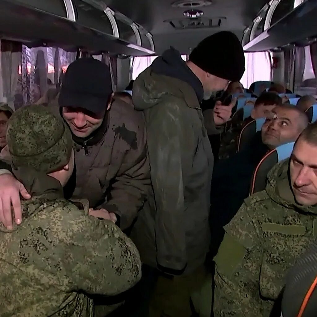 Украинский конфликт. Российский солдат. Последний обмен пленными. Обмен пленными сегодня. Обмен пленными.