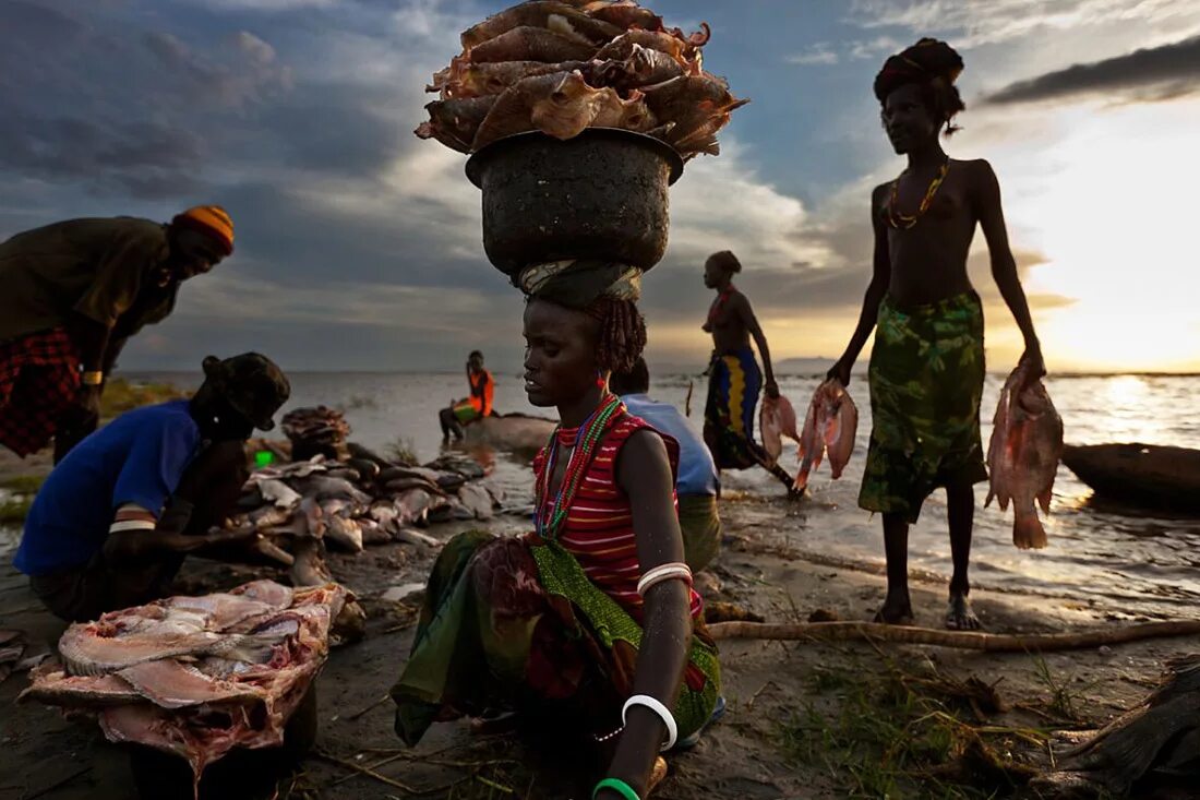 Африка жизнь людей. Северная африка люди. Африканская республика. Кения сафари. Умеет африка.