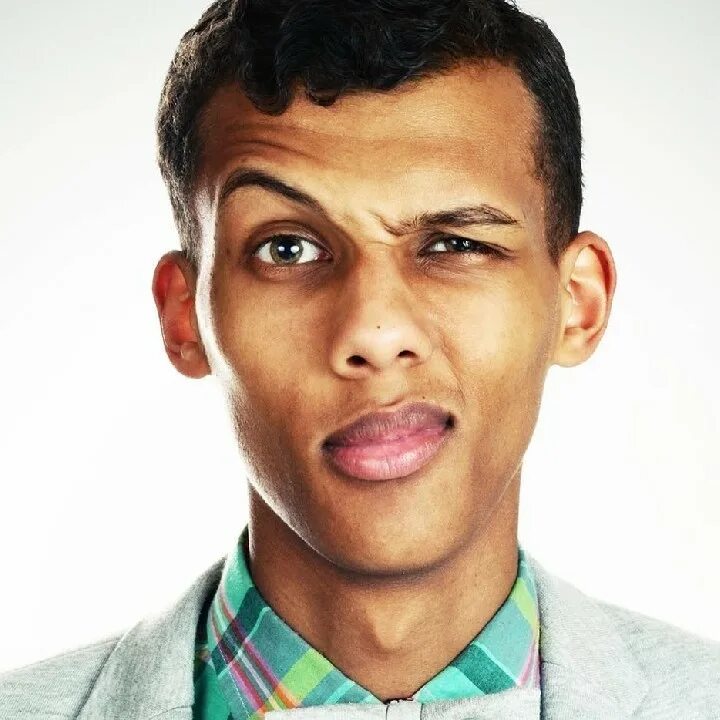 Stromae's carmen. Стромае песня про твиттер. Стромае жена дети. Stromae's carmen. Стромай 2022.