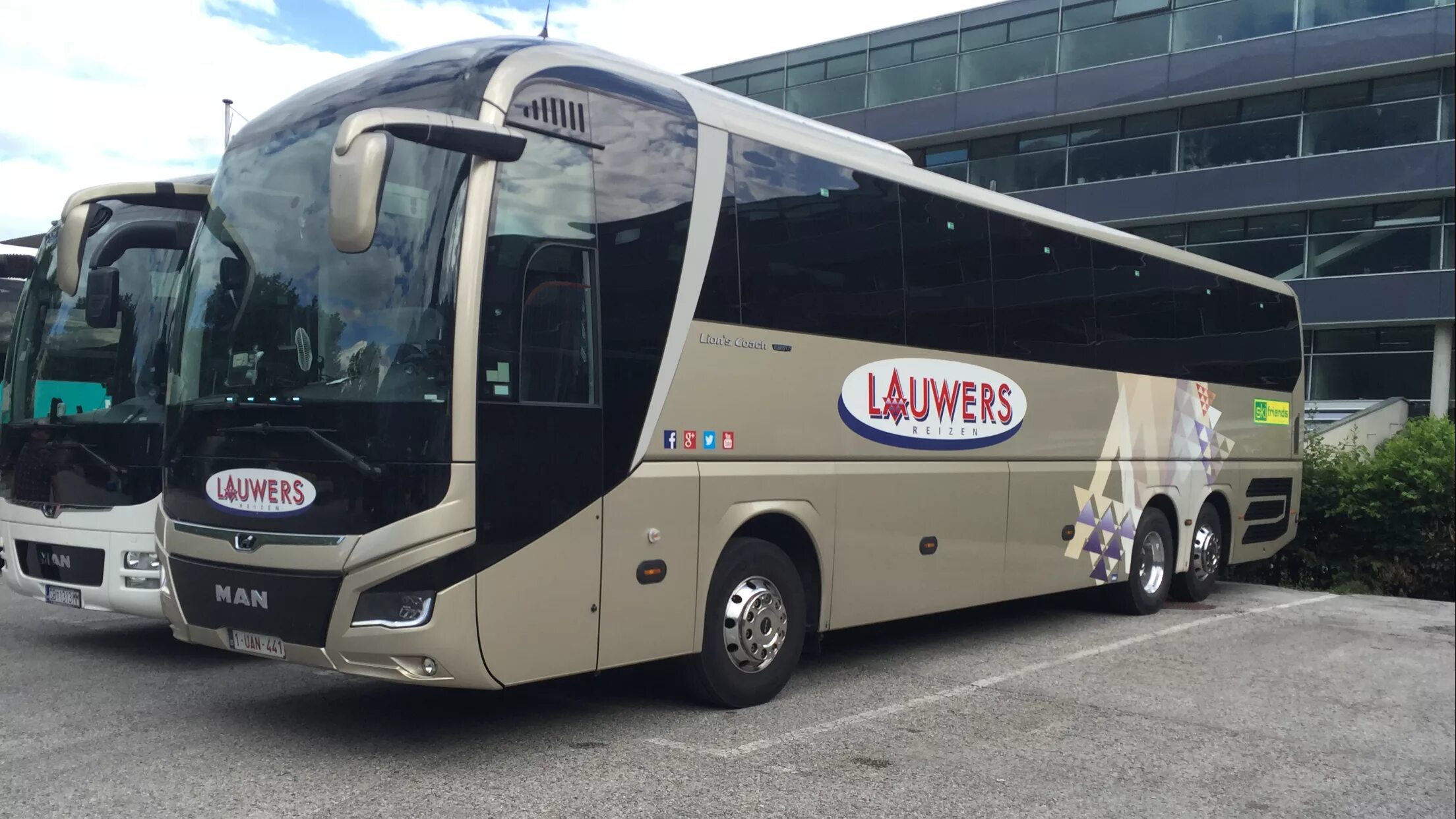 Факел тур автобусные туры. Man a13 Lion's coach rh403 кабина. Ман Lion's coach 2021. Man a13 Lion's coach rh 422. Ман Lion's coach 2021 кабина.