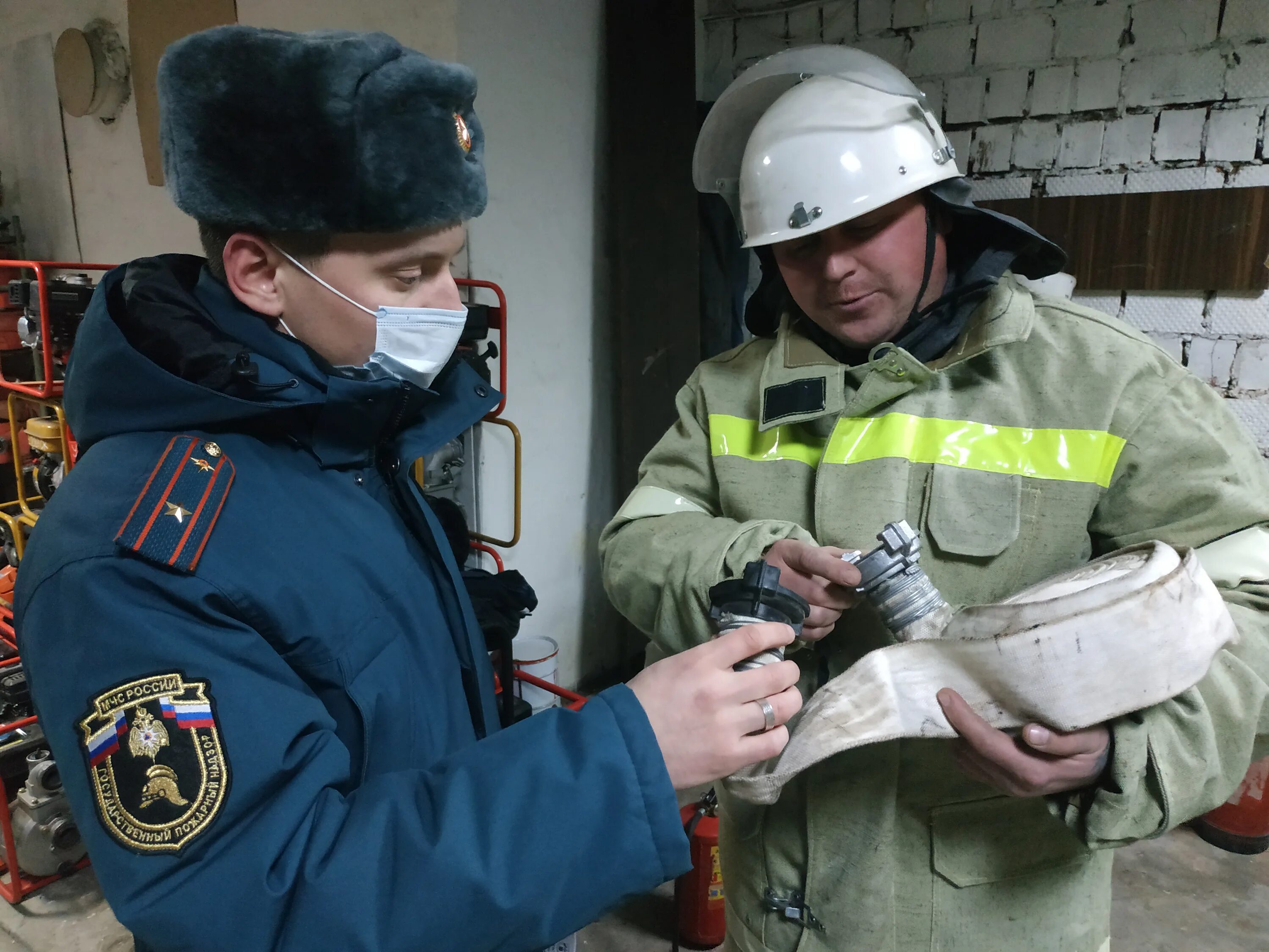 Создание пожарной охраны вологды. Добровольная пожарная дружина. Добровольный пожарный дружинник. Форма добровольной пожарной охраны. Добровольная пожарная охрана в России и за рубежом.