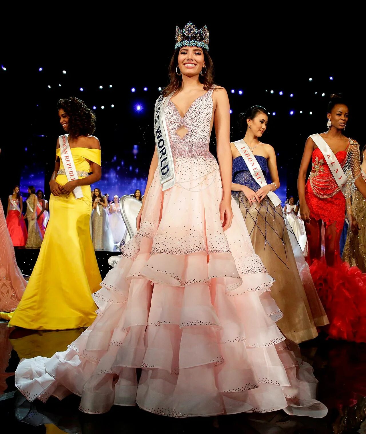 Шоу соревнования. Мире 2016. Вице мисс мира 2016. Мисс мира 2023. World 2016 сначок.