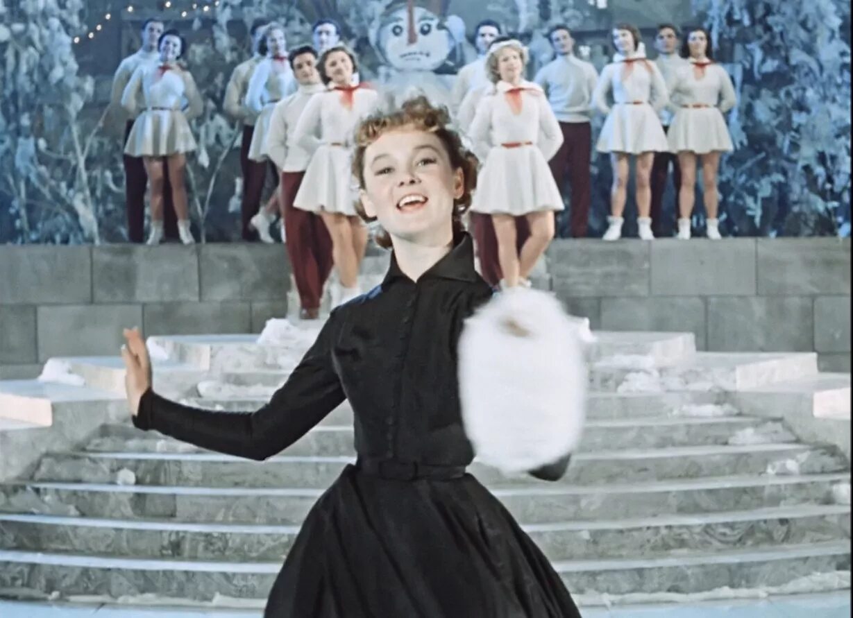 Людмила гурченко в молодости талия. Талия гурченко в молодости. Людмила гурченко в молодости людмила гурченко в молодости. Талия людмилы гурченко в молодости талия. Людмила гурченко талия.