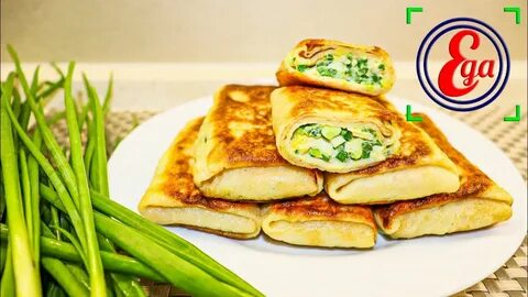 Блинчики с яйцом рисом и зеленым луком