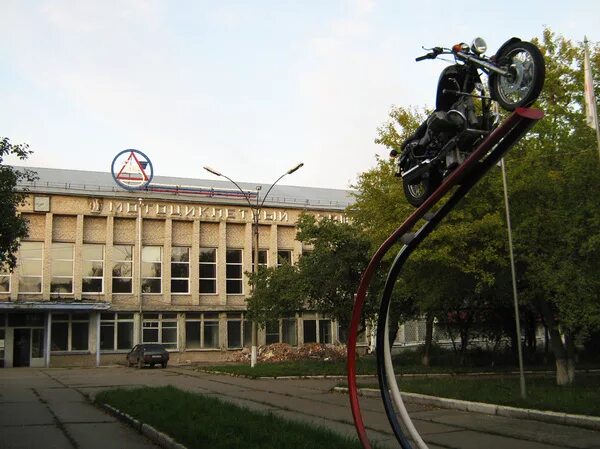 Мотоцикл урал ирбитский завод. Ирбитский мотоциклетный завод. Мото музей ирбит. Ирбит свердловский мотоцикловый завод. Ирбитский мотоциклетный завод известен тем что.