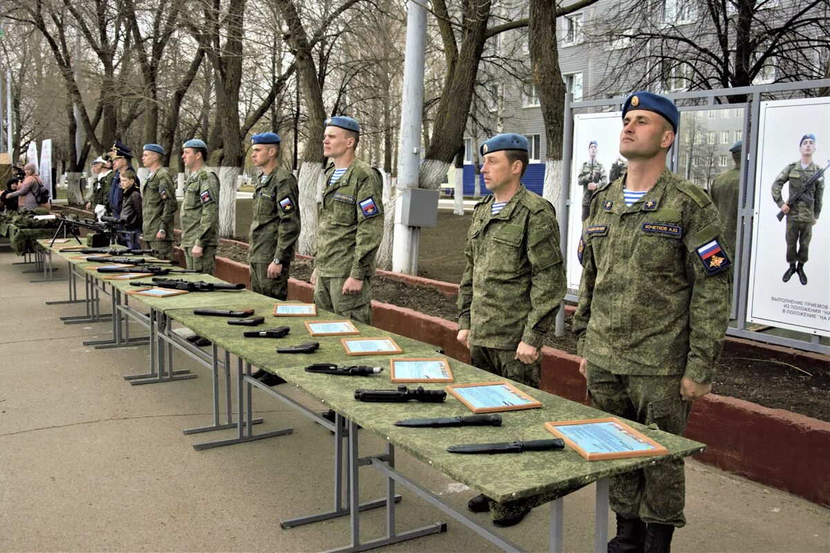 30 соединений в армии. 31 Гвардейская отдельная десантно-штурмовая бригада. 56 Отдельная десантно-штурмовая бригада. 38-Я отдельная Гвардейская десантно-штурмовая бригада. 247 Десантно штурмовой полк Ставрополь.