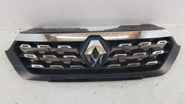 Решетка радиатора магнум 2. 623105887r. Renault 623104446r. Решетка радиатора рено логан 1 фаза 2. Renault решетка радиатора.