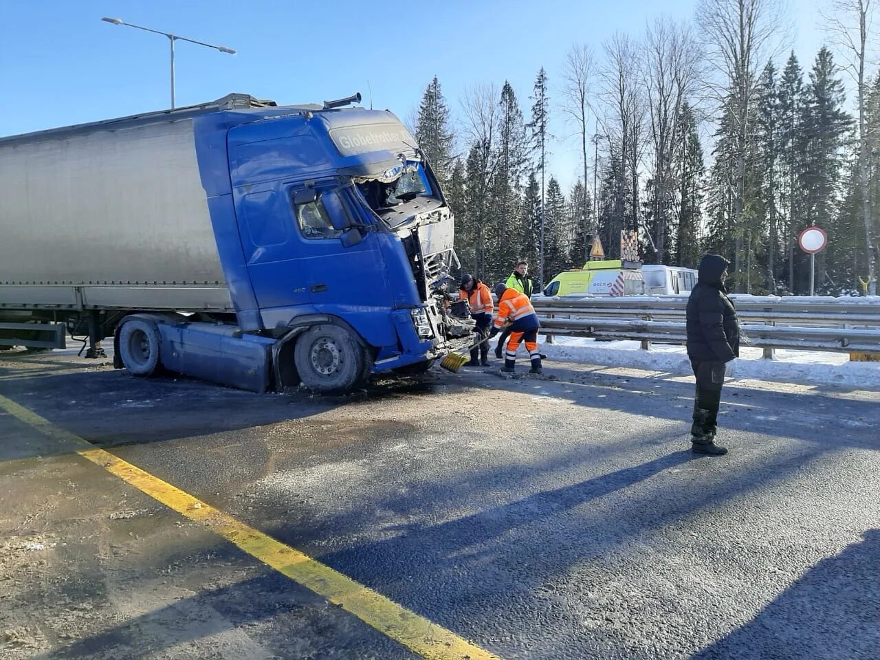 Происшествия в новгородской области. ДТП на м11 в Окуловском районе. Авария на м11 в Новгородской области вчера. Авария на м11 в Новгородской области сегодня. ДТП м11 Новгородская область.