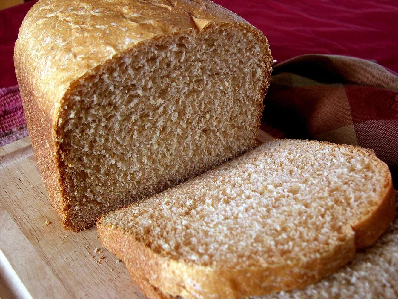 Хлеб из овсяных отрубей. Ржано-пшеничный хлеб с отрубями. Хлеб пшеничный цельнозерновой. Ржано-пшеничный цельнозерновой хлеб. Хлеб Харрис цельнозерновой.