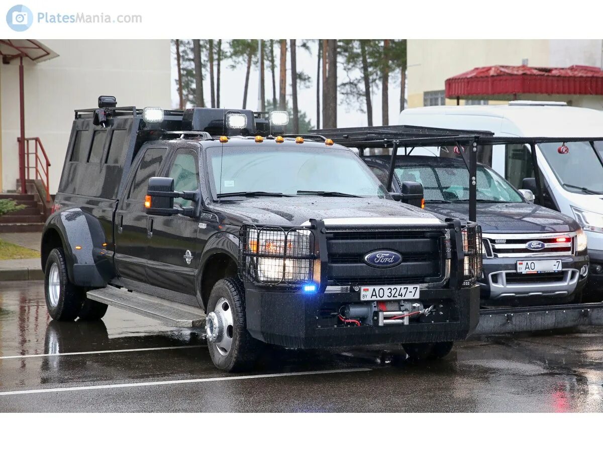 Купить беларусь 350. Ford f350 броневик. Ford f350 Police. Броневик Форд f 350. Форд ф 350 полиция.