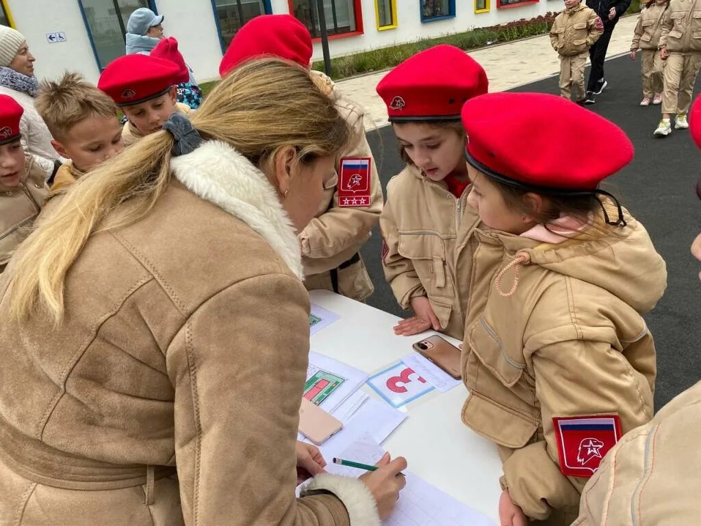 Военно Полевая игра Зарница. Юнармейский. Зарница в Туле юнармейская. Девочки в юнармейской форме.