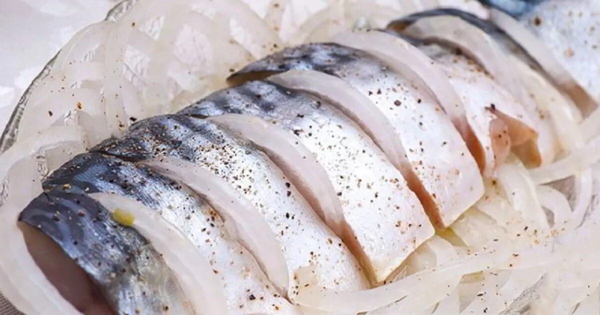 Как посолить кусок рыбы