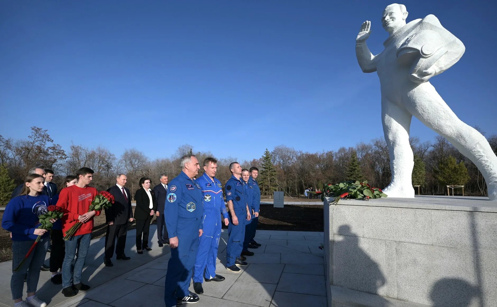 Полет первого в мире космонавта юрия