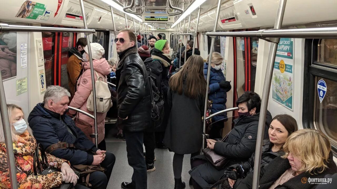 В метро петербурга сегодня. Час пик в метро санкт-петербурга. час пик в метро спб. питерское метро в час пик. метро петербурга час пик.