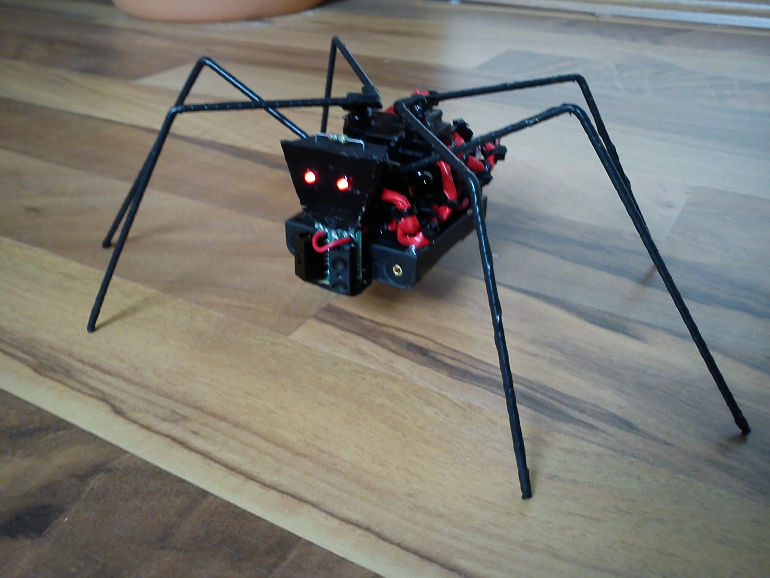 Ардуино паук. Робот паук на ардуино. паук arduino. робот шагоход на ардуино. шагоход паук.