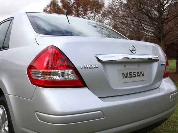 File:Nissan Latio, rear side, Denpasar.jpg - Wikimedia Commons
