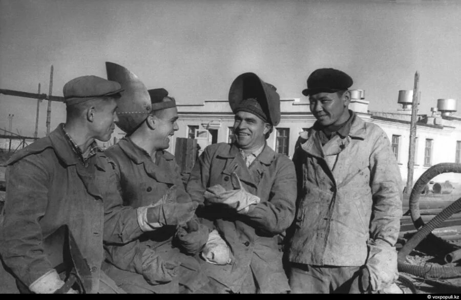 1954 освоение целины. Казахстан 50 годы. 1954 году целина. Советские школы в средней азии. 50 годы в казахстане.