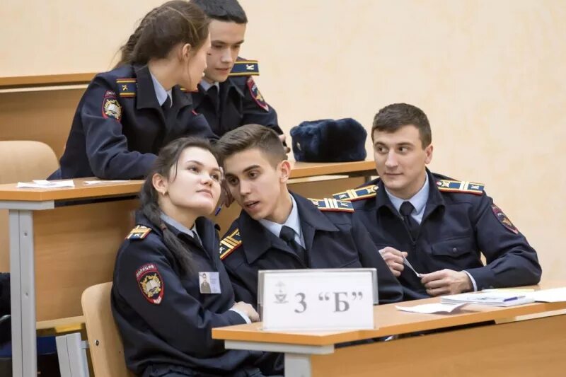 Ветераны Нижегородской академии МВД России встретились с курсантами