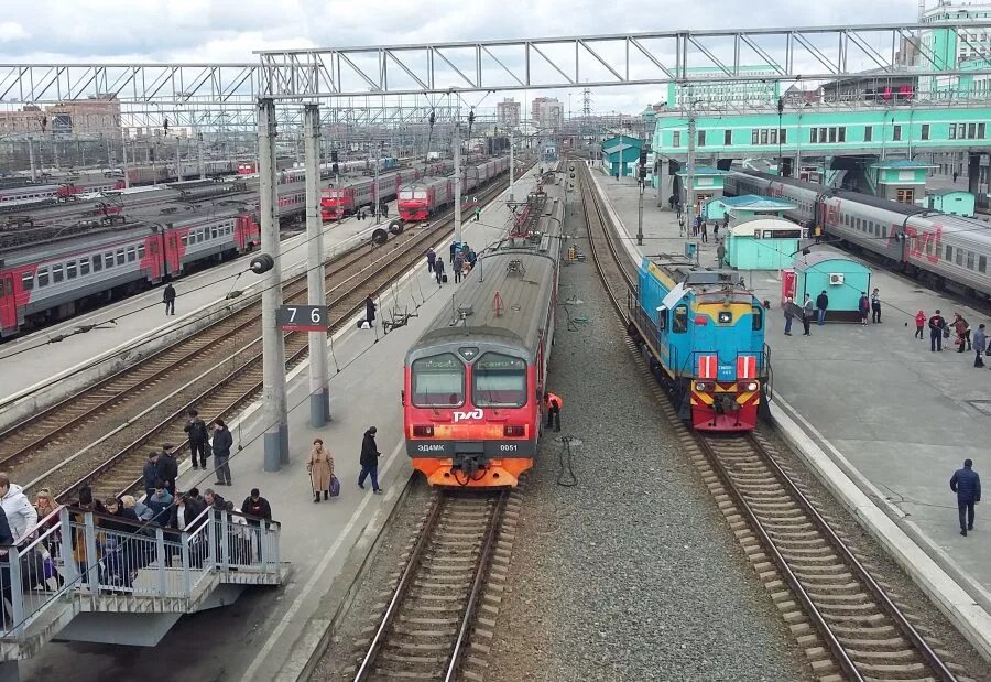 Электропоезд Новокузнецк Новосибирск. Электричка Новокузнецк Новосибирск. Скорый поезд Новокузнецк Новосибирск. Усолье-Сибирское вокзал грузовой поезда. Поезд новокузнецк новосибирск купить