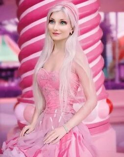 Guy Recreates His Fav Celebs As Barbie Dolls & They're Incredible