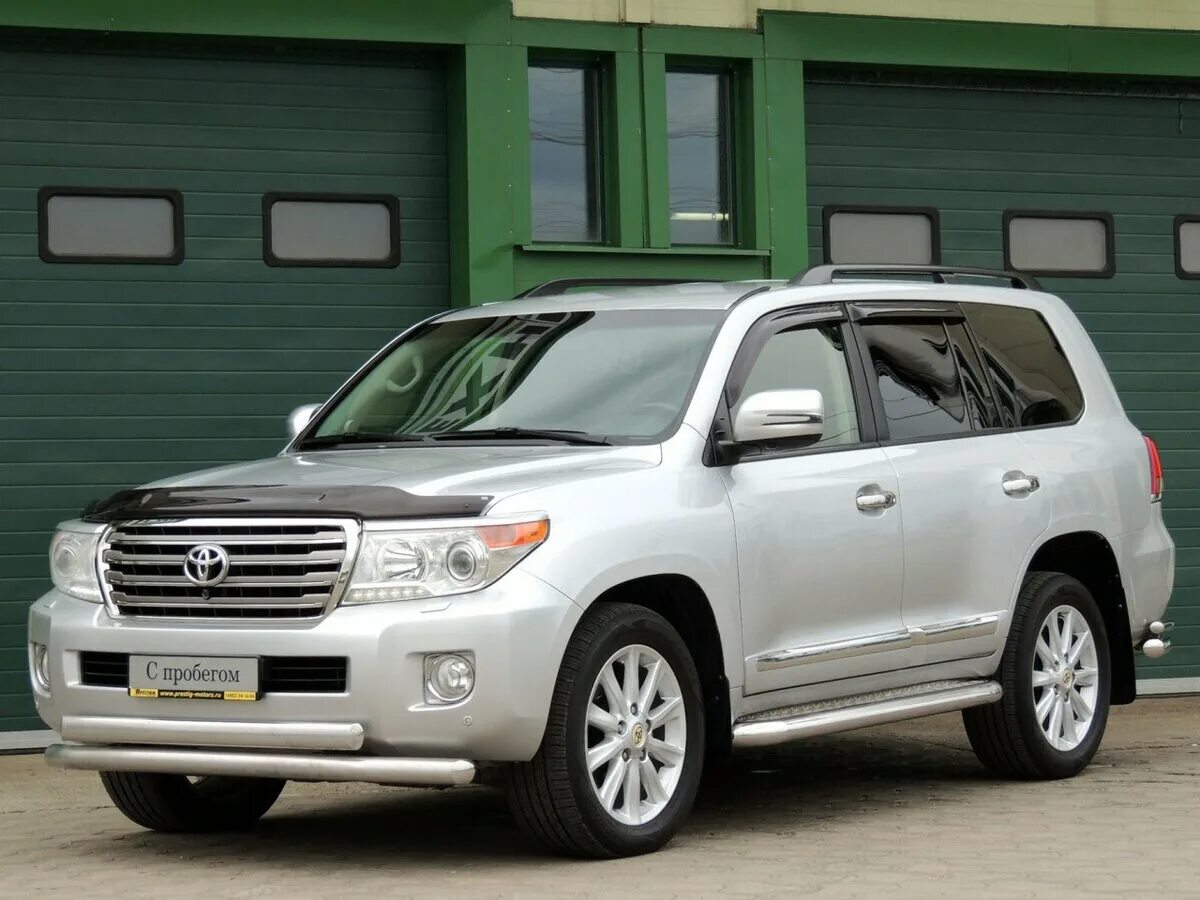 Хабаровский продажа тойота. Toyota Land Cruiser 2012. Toyota Land Cruiser 200 2012. Cruiser 200 2012. Тойота ленд Крузер 200 2012 года.