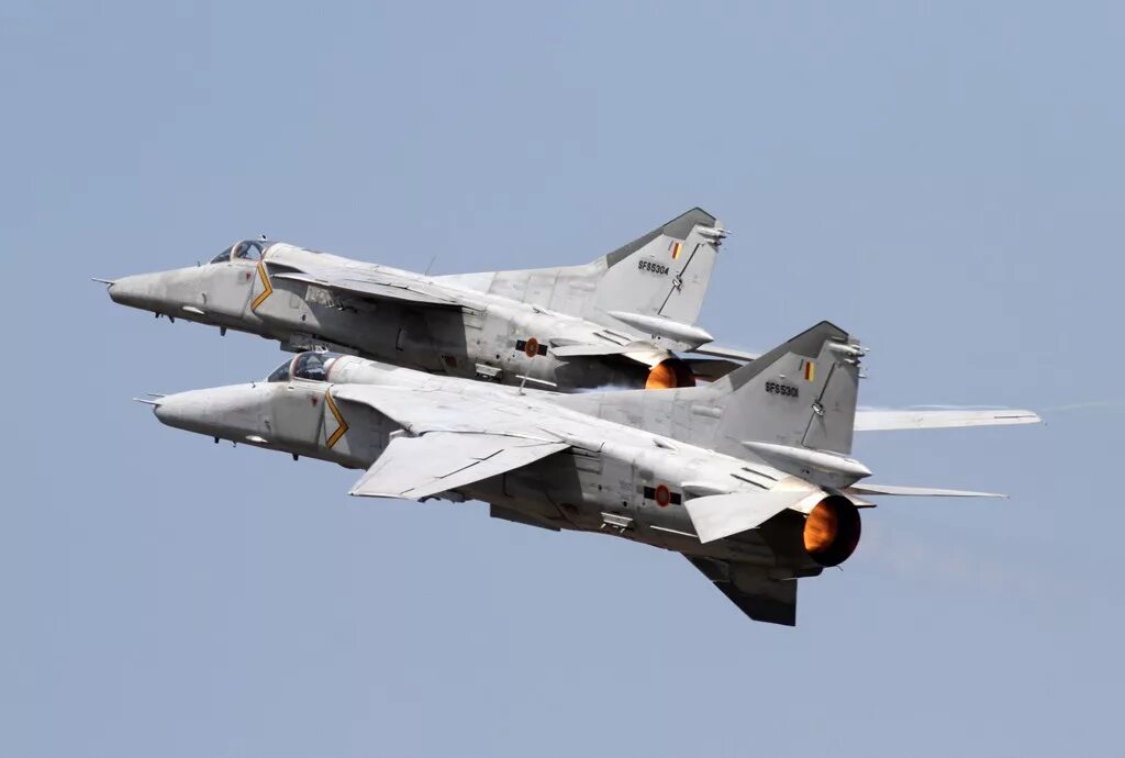 Миг 27 википедия. Самолет миг 27. Миг-27 истребитель. Миг 27м. Истребитель бомбардировщик миг 27.