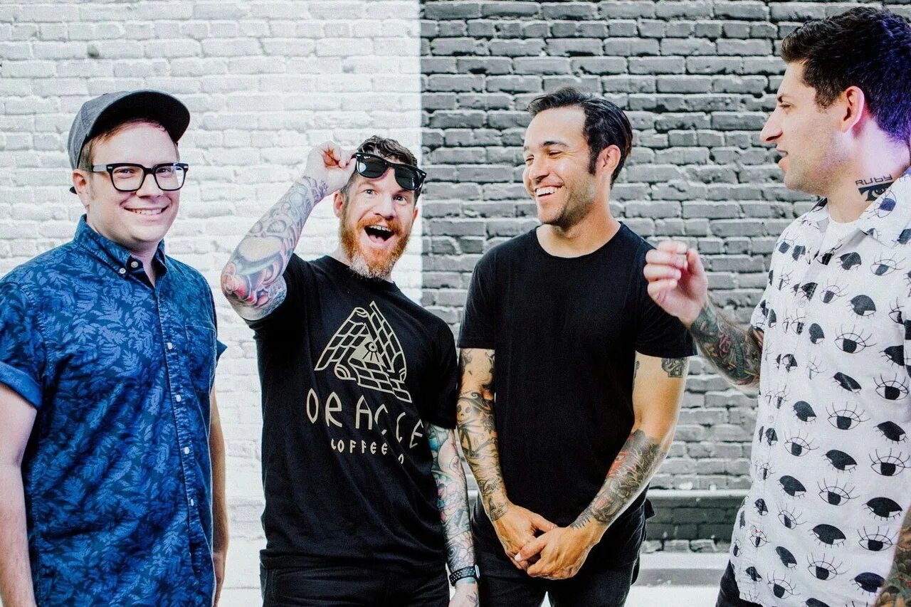 Группа Fall out boy. Фоллаут бой группа. Fall out boy 2021. Fall out boy 2019. Out whether