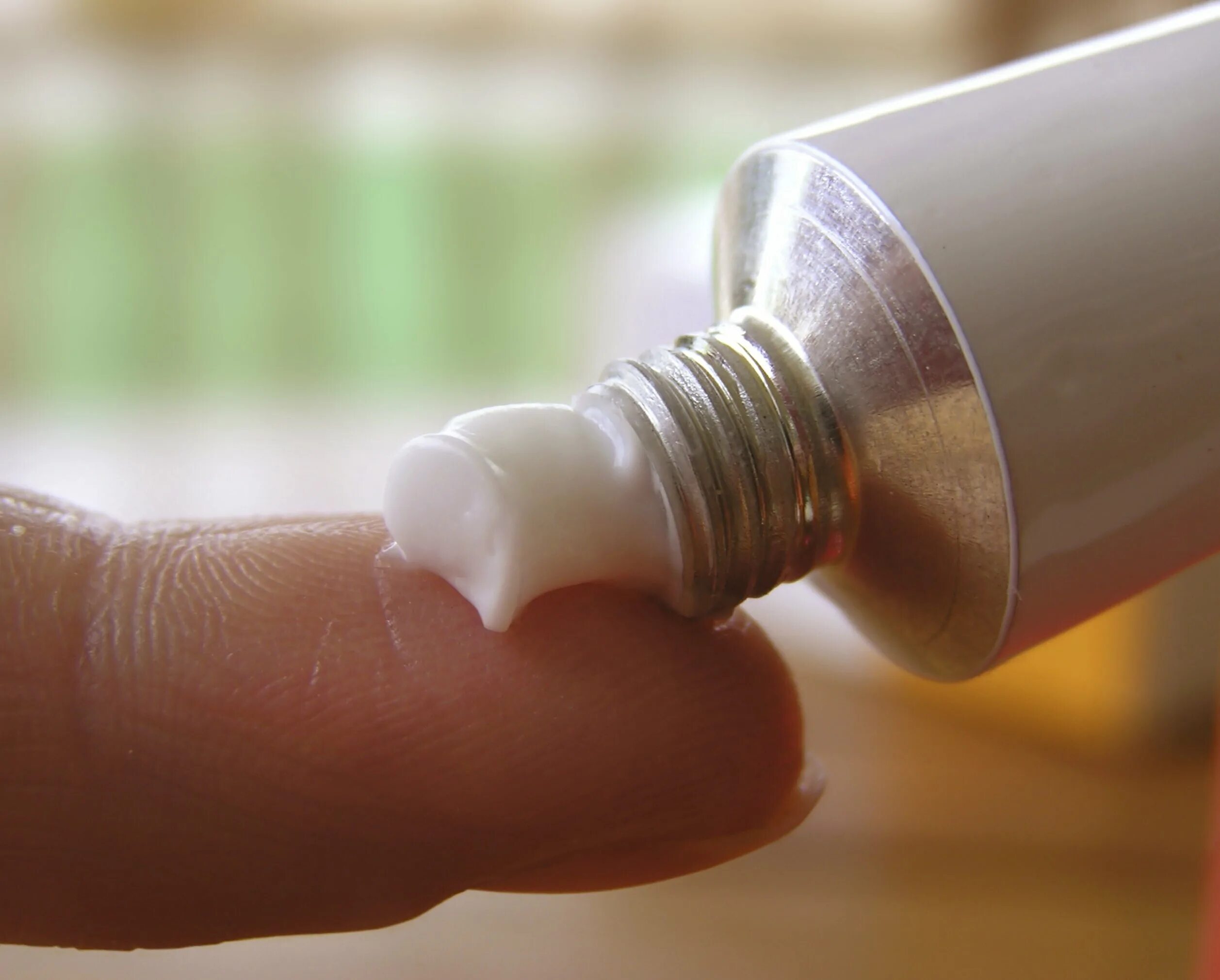 Мазь от сыпи на половых органов. Мазь от покраснения на головке. Запущенная форма баланопостита. Тюбик мази. Левомеколь глазная мазь.