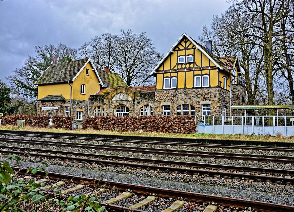 Railway build. Вокзал Германия Koserow. Osnabrück ЖД вокзал. Оснабрюк вокзал. Морбах Германия вокзал.