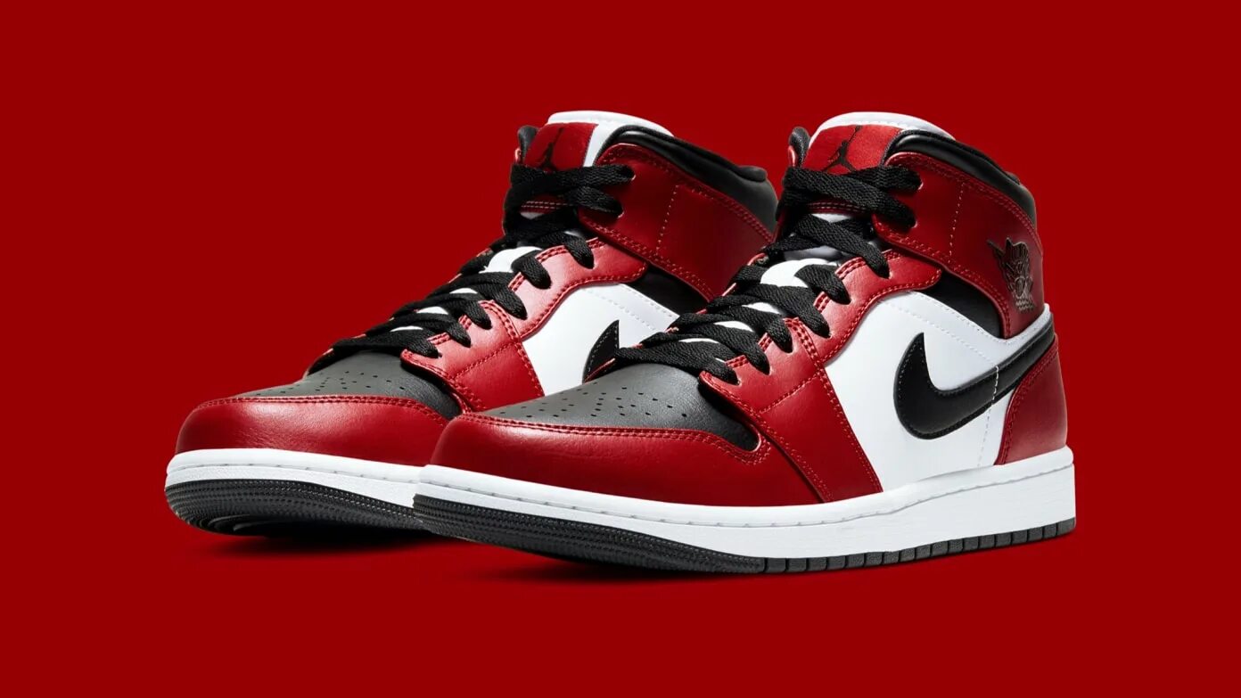 Кроссовки air jordan mid. Nike Air Jordan 1 Chicago. Nike Jordan 1 Mid. Nike Air Jordan 1 Mid. Nike Air Jordan 1 Mid Red.