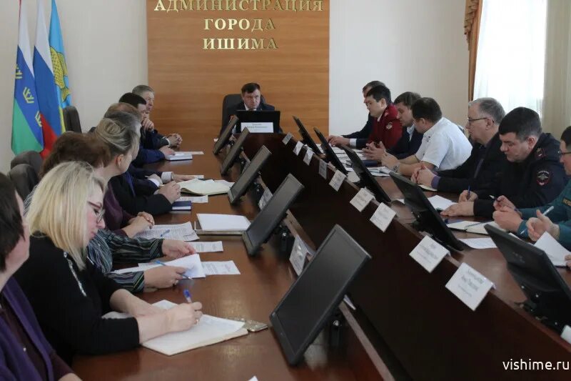 Стелла в ишиме в виде гроба. В ишиме орг воронин. Мфц ишим. Сайт администрации ишима. В ишиме орг.