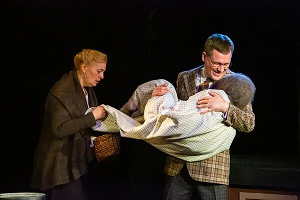 театр дождей сцена. театр дождей. театр дождей сцена. театр дождей спб. театр дождей вид внутри.