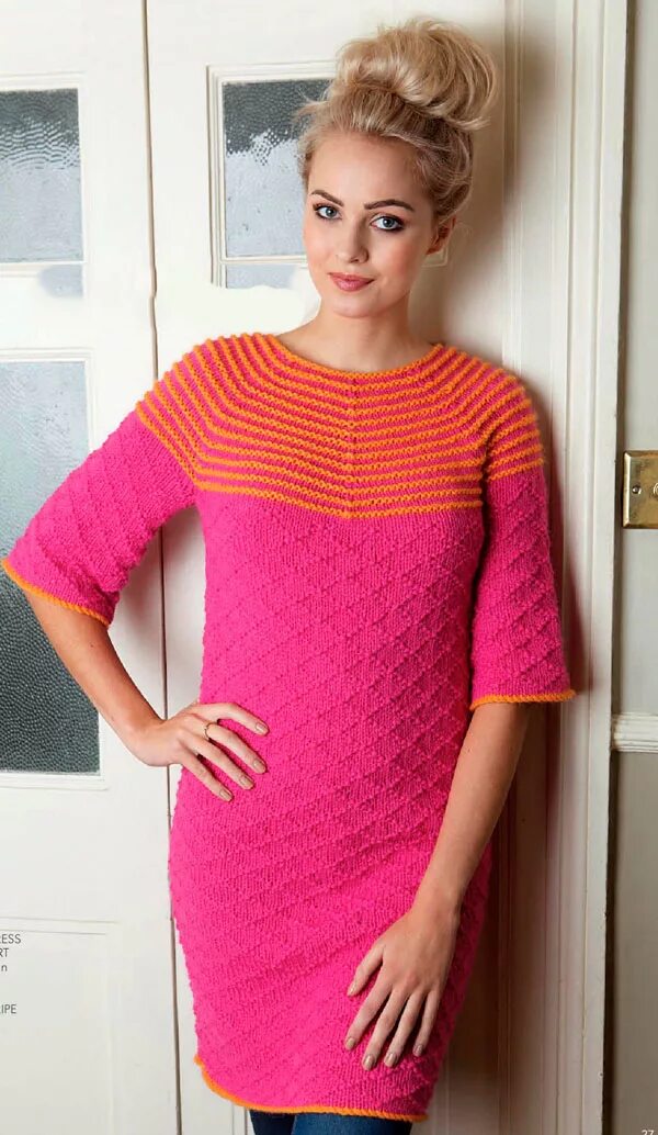 платье трикотажное. бежевое платье свитер. вязаное платье лицевой гладью. вязаная туника рукава. вязаные платья реглан.