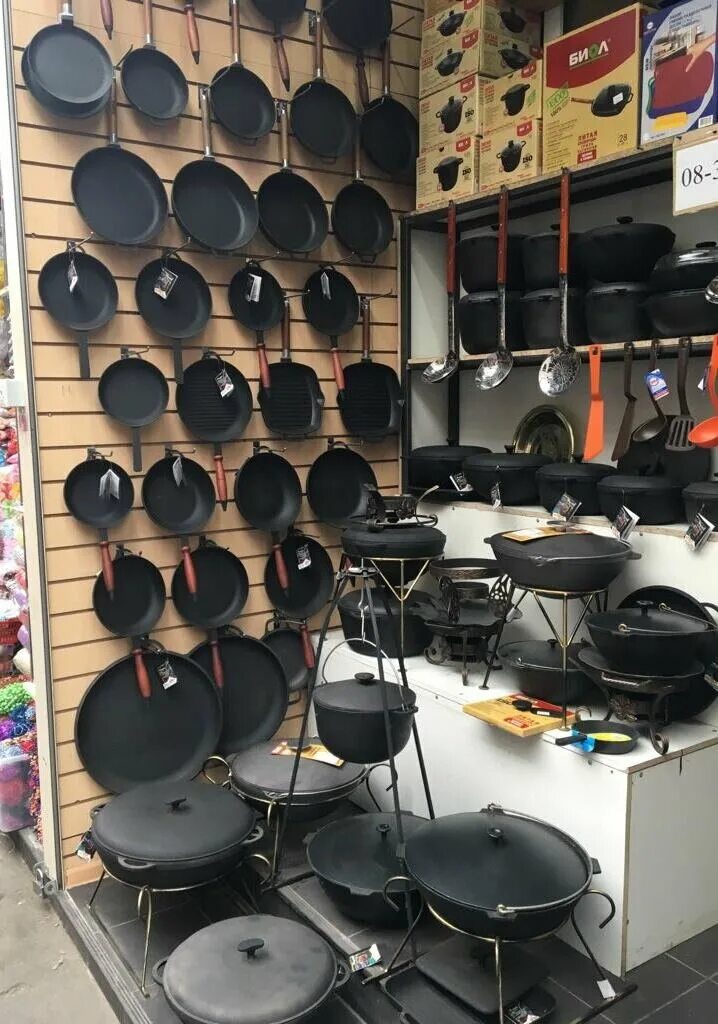 восточная посуда. мир казанов ижевск на азина. магазин посуды и казанов. магазин казанов. казан чугунный магазин в уфе.