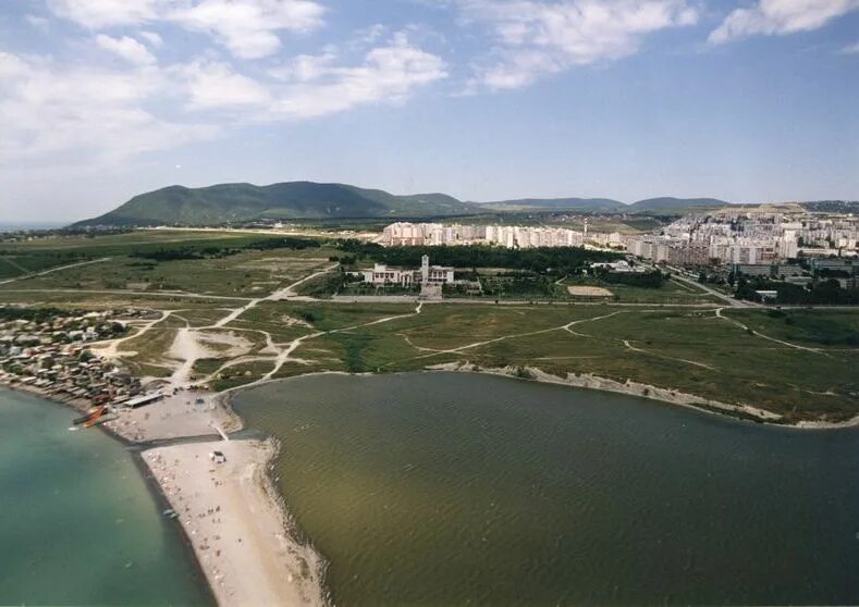 пляж суджукская коса новороссийск. суджукская лагуна новороссийск. суджукская лагуна новороссийск. ледяные торосы новороссийск. суджукская лагуна.