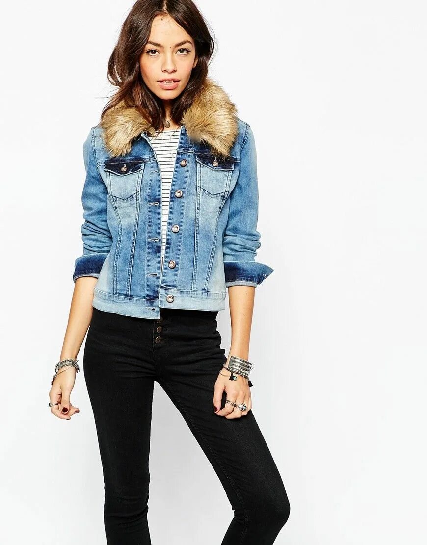 Джинсовая куртка женская. Модные джинсовые куртки. Джинсовая куртка с мехом. Стильные джинсовые куртки женские.