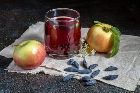 Компот из жимолости с чем сочетается