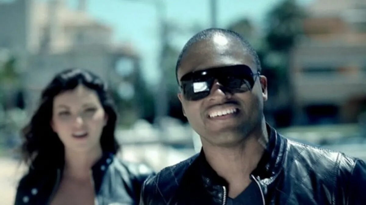 Taio Cruz. Тайо Круз и Лудакрис брейк. Break your Heart Taio. Taio Cruz Break your Heart альбом 2010. Taio cruz she s