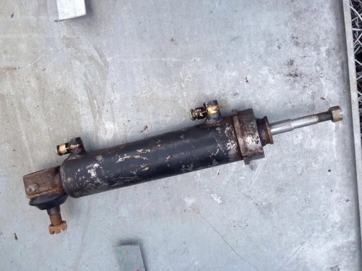 Цилиндр силовой гур 66. Цилиндр гур газ 3309. Цилиндр силовой гур газ 3309. Гидроцилиндр рулевой газ 3309. Подушка газ 3309 66 штока цилиндра силового гура.
