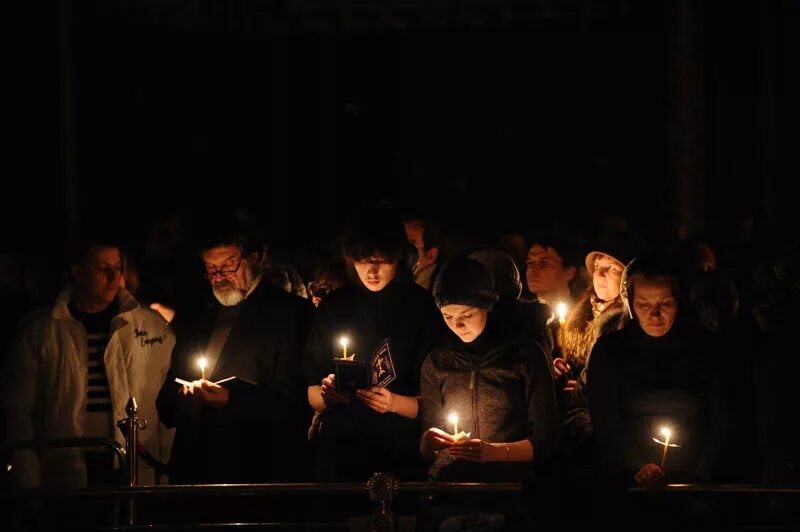 Картинка душе моя восстани что. Душе моя восстани. Душе моя душе моя восстани что спиши. Душе моя восстани что спиши. Великий покаянный канон в храме покаяние.