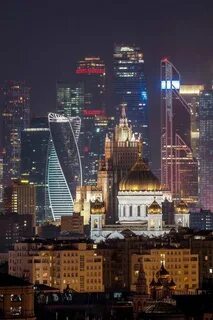 Москва разные