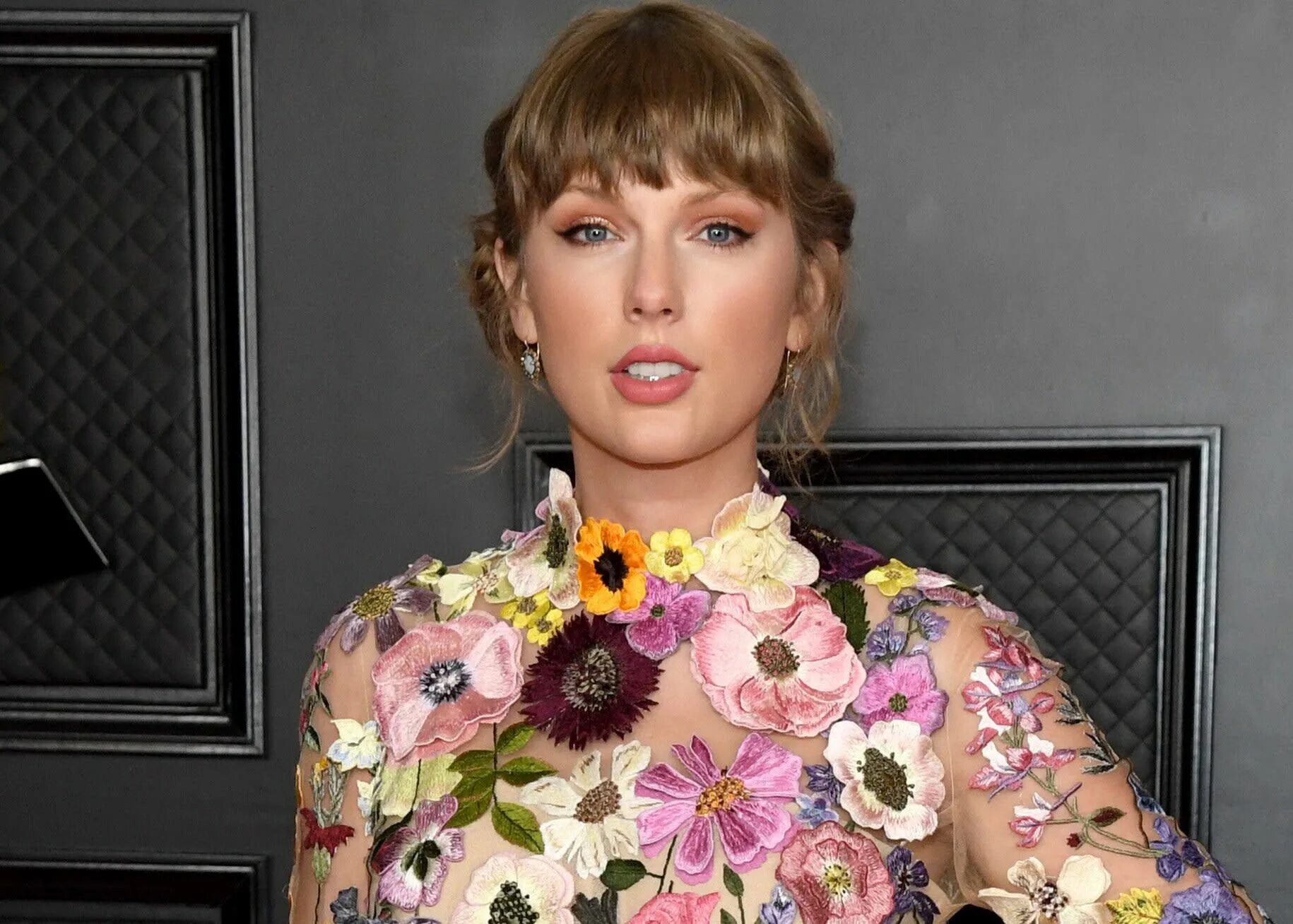 Свифт сейчас работает. Тейлор свифт 2025. тейлор свифт 2025. taylor swift grammy 2025. тейлор свифт грэмми 2025.
