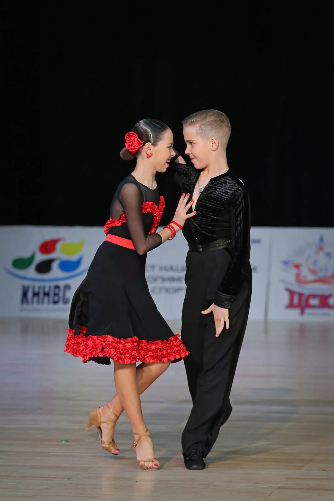 платье латина юниоры леопард. бальные платья латина юниоры 1. платье для бальных танцев латина ю1. платье юниоры 1 латина 2020. латины стандарт на юниоров 2.