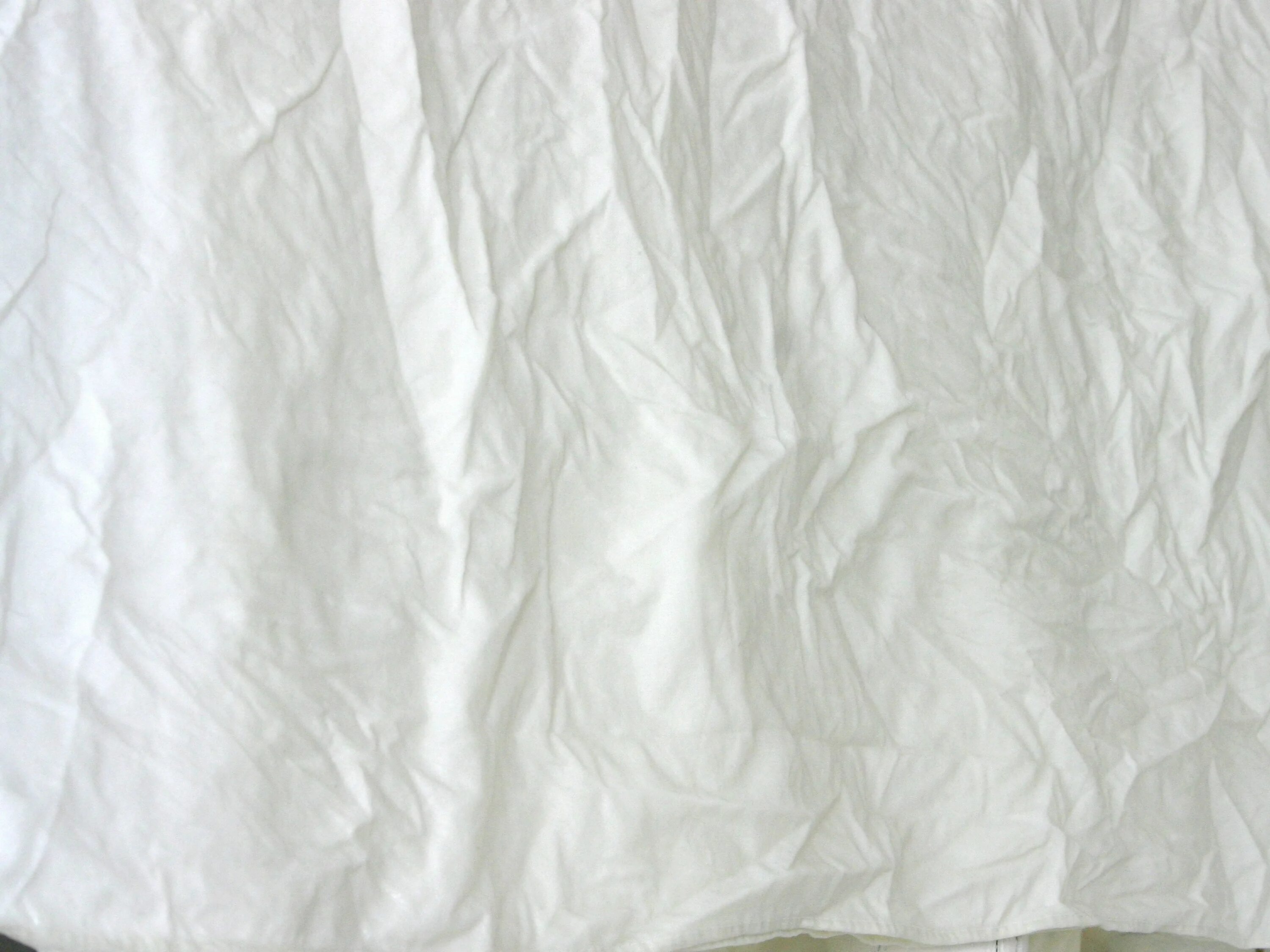 Almaty на мятых простынях цвета мак. Текстура мятой ткани. Мятая белая ткань. Белая ткань текстура. Складки ткани текстура.