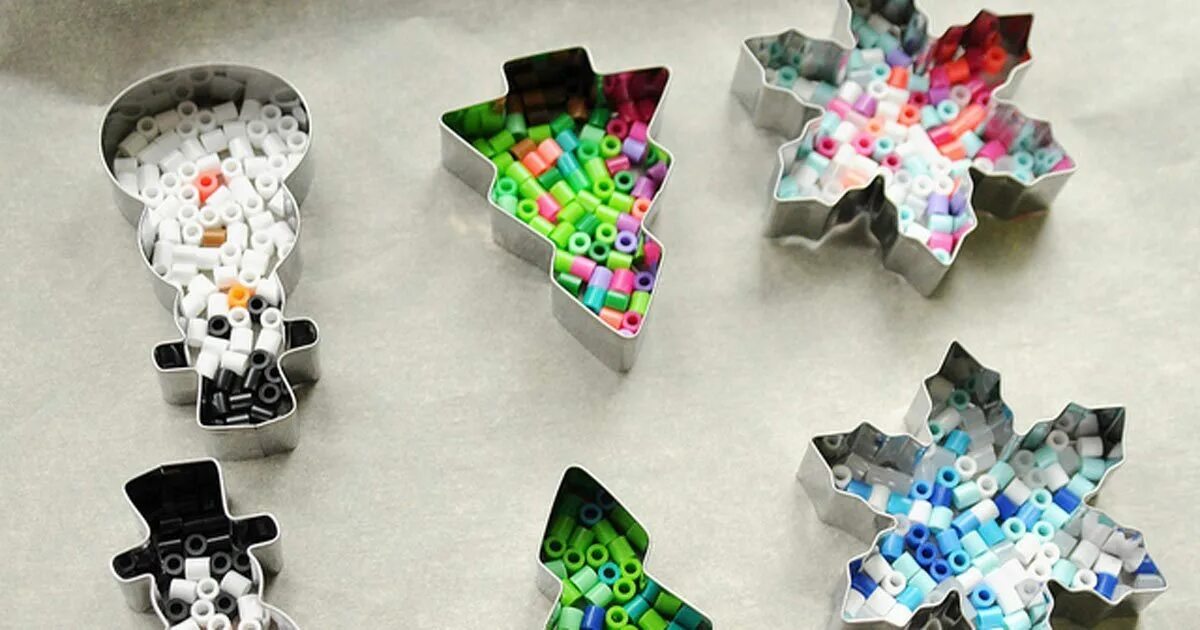 елочная игрушка из вторсырья. новогодняя елка из вторичных материалов. елка из вторсырья. елочка из вторичного материала. новогодняя игрушка из вторичных материалов.