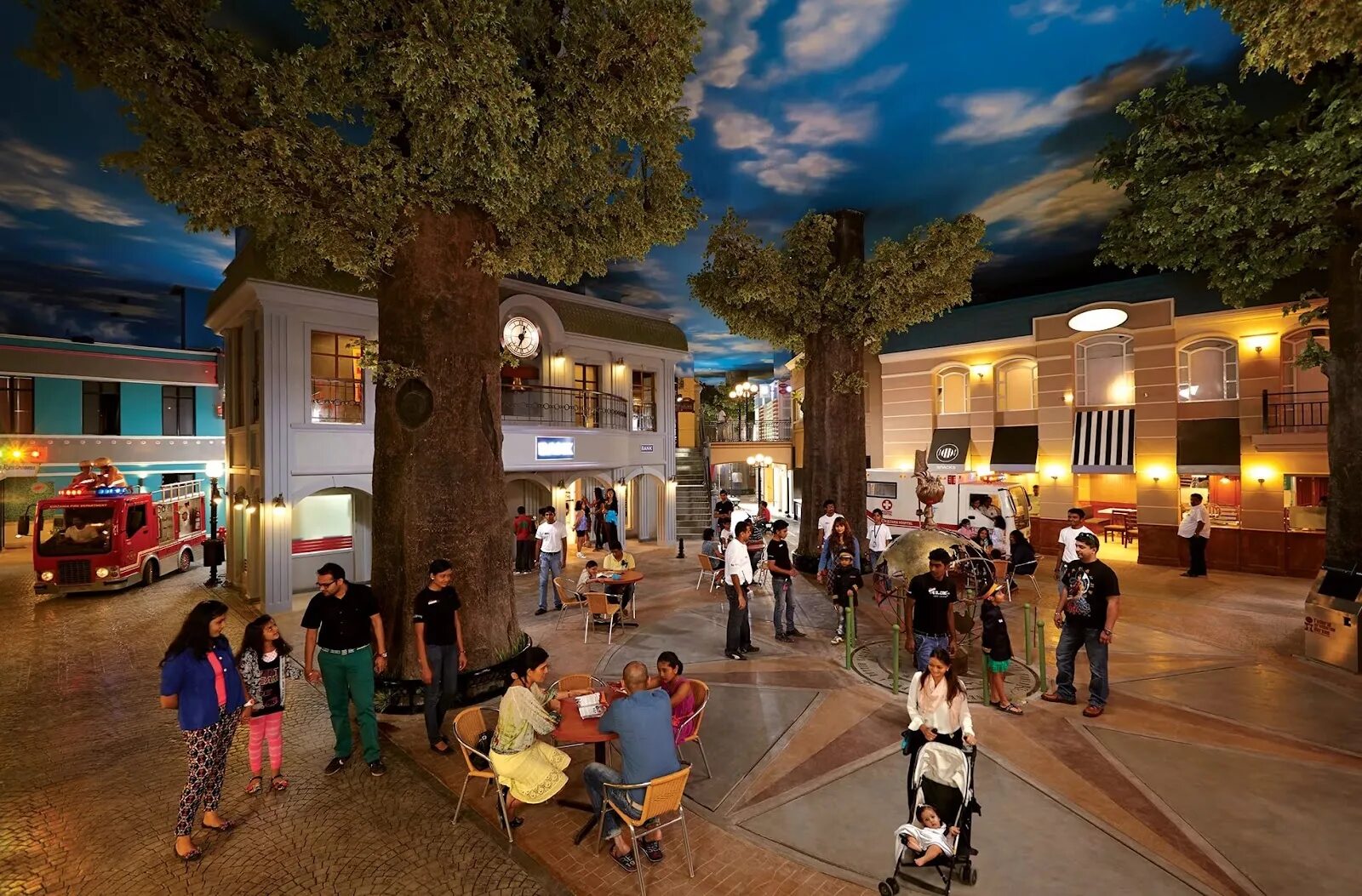 детский город в москве кидзания. кидзания дубай молл. город кидзания авиапарк. кидзания для детей. тц авиапарк москва киндзания.