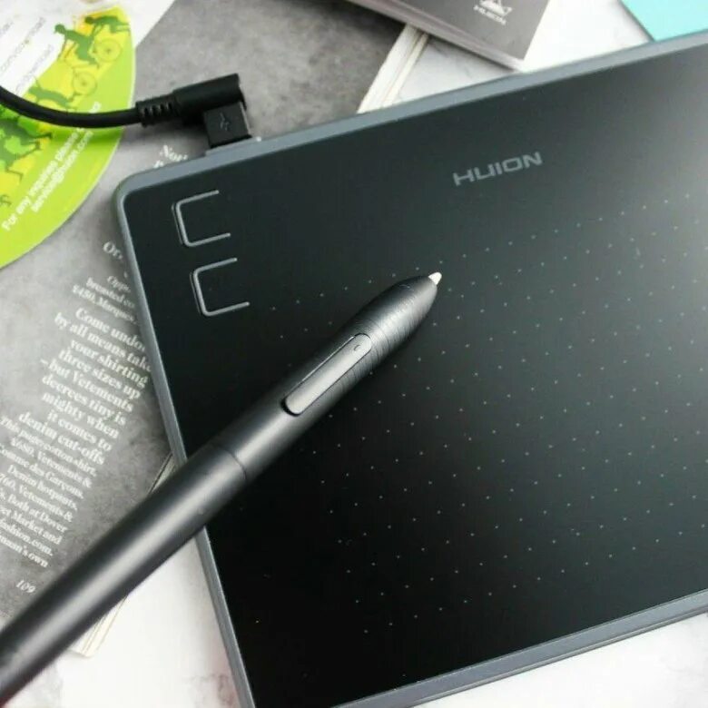 Планшет huion h430p отзывы. Планшет huion 430p. Huion h430p. Huion h430p черный фото. Графический планшет inspiroy h430p.