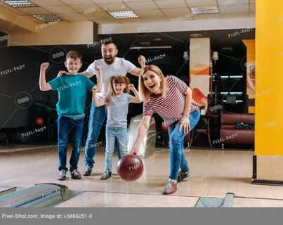 Со скольки лет играют в боулинг